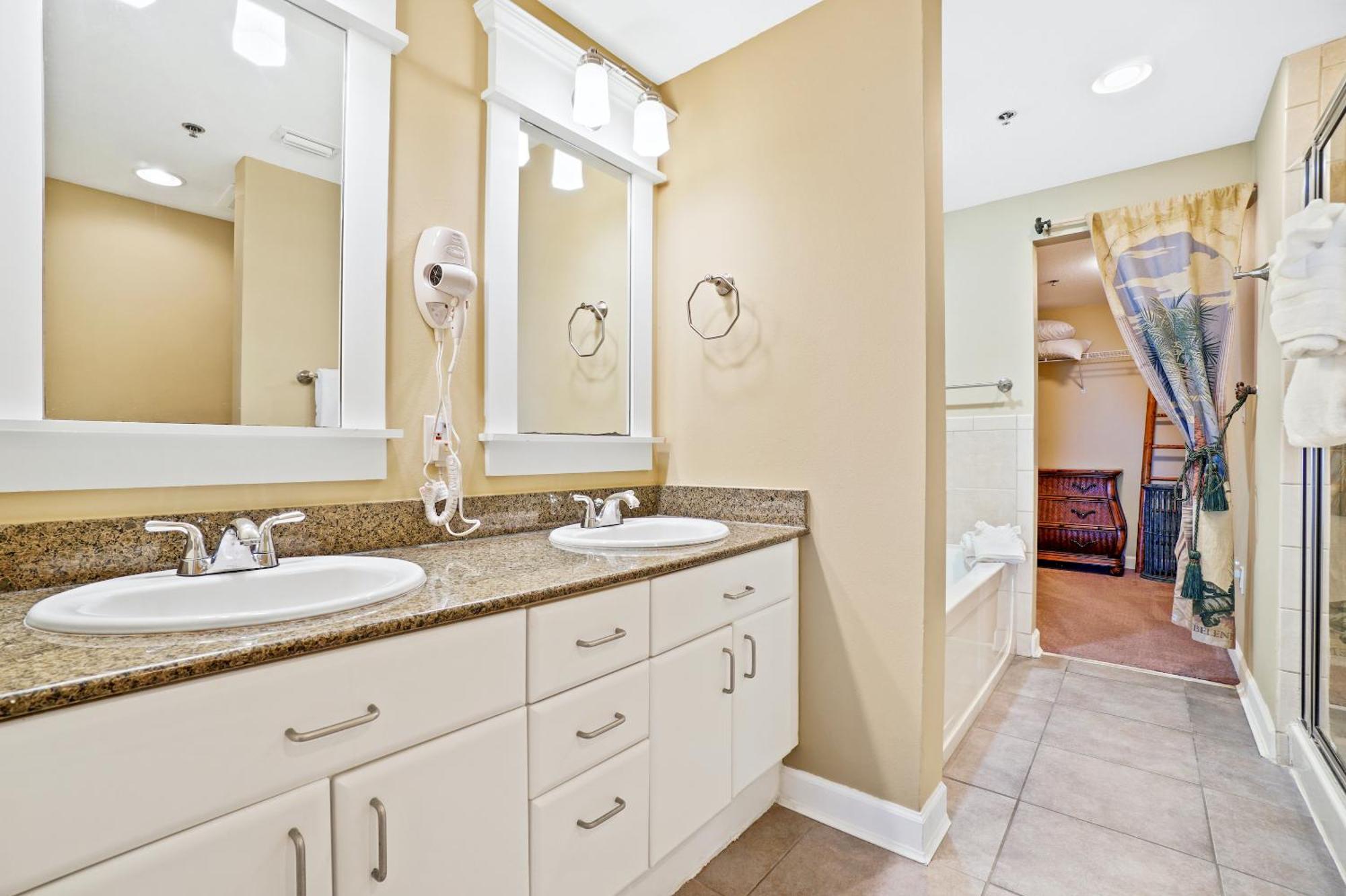 Grand Panama Beach Resort Pet Friendly Rentals By Panhandle Getaways Panama City Beach Rom bilde